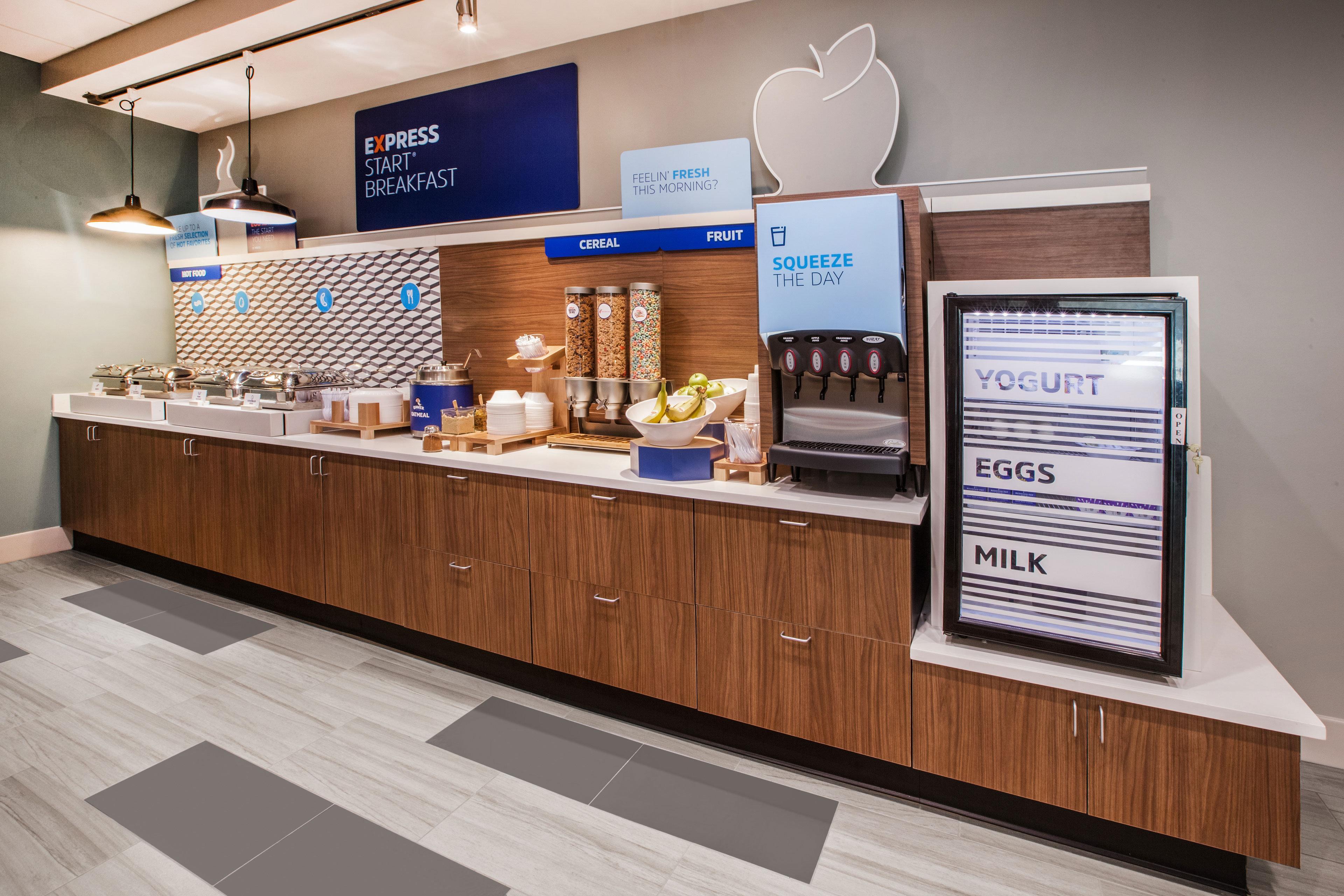 Holiday Inn Express Montgomery East I-85 By Ihg Exterior foto